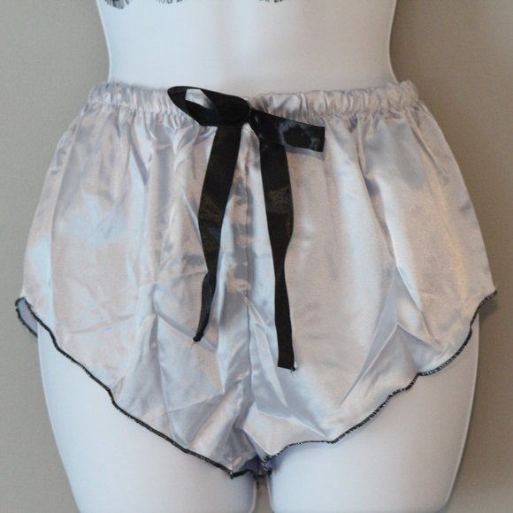 Sexy Lingerie Pjs Bralette and Tap Shorts Sliver - Picture 2 of 9